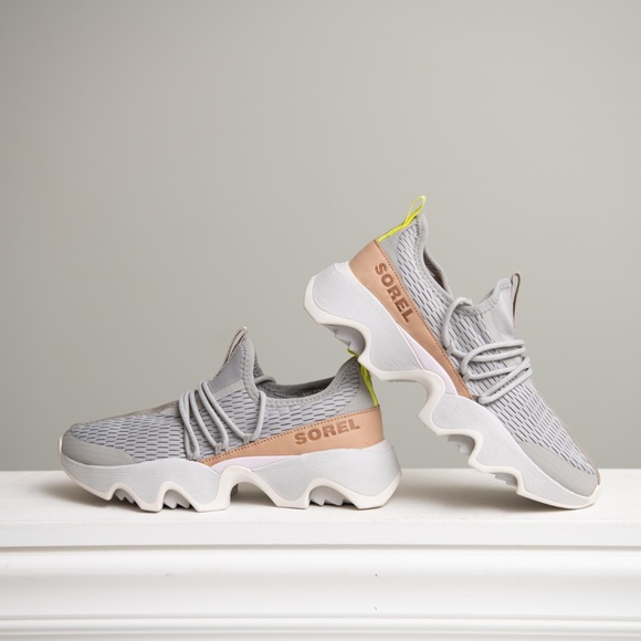 Sorel NEW! Women's Sz 7 Kinetic Impact II Lace Sneakers Light Grey Chunky Bottom - Picture 2 of 8